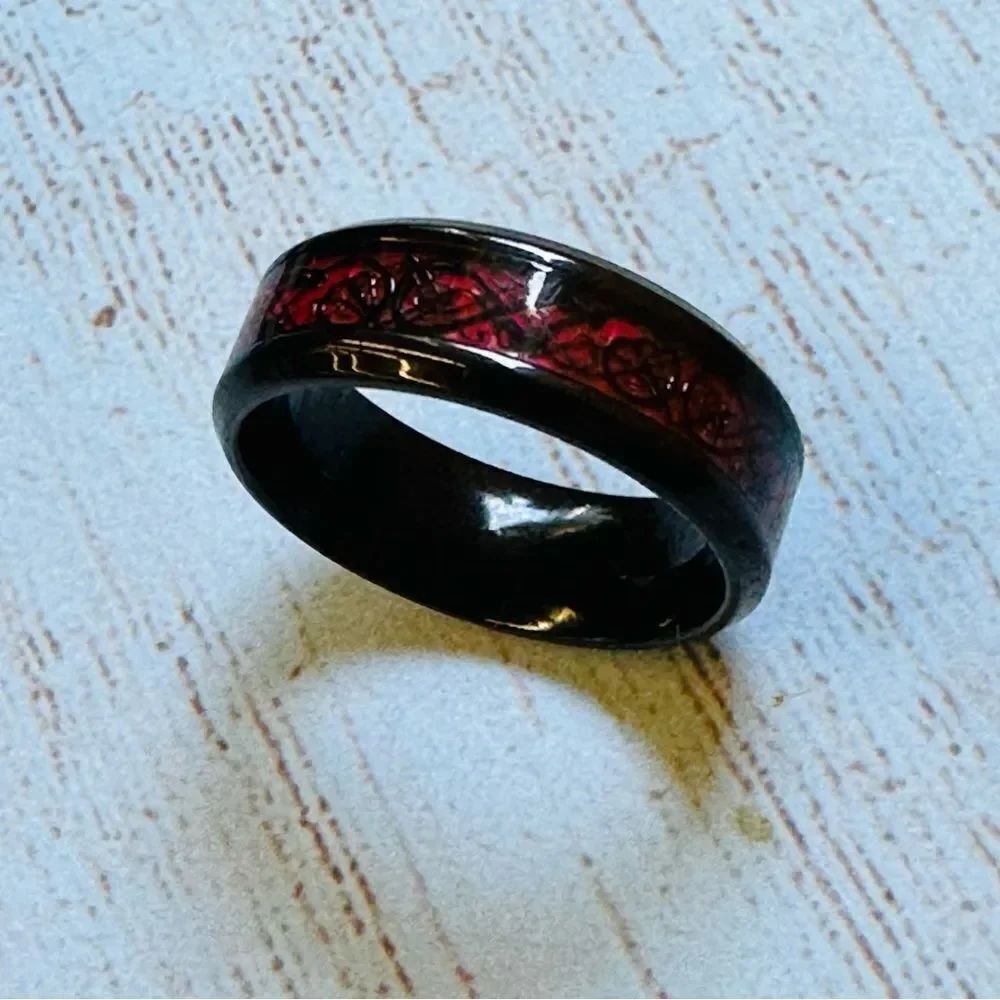 Black Red Scroll Ring - Picture 2 of 2